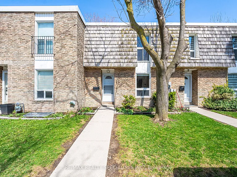 701 Burnhamthorpe Rd #106 — Photo 3