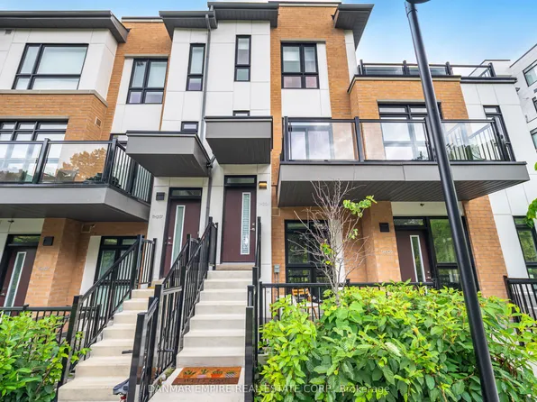 155 Canon Jackson Dr #206, Toronto, ON M6M 0E1