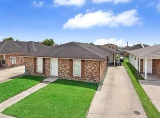 9104 Amour Dr, Chalmette, LA 70043
