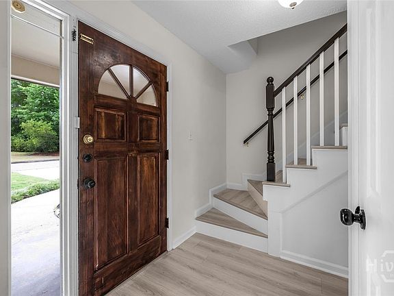 5th image of 808 Birchwood Road