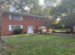 6812 Rosemont Dr, Mc Lean, VA 22101