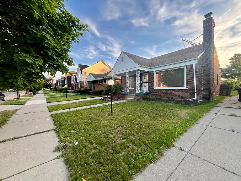 9297 Hartwell St — Photo 3