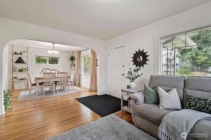 4th image of 2521 S L Street
