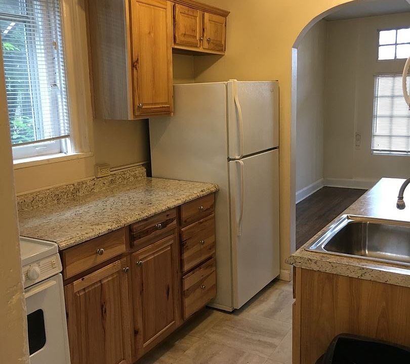 1st image of 520 W 6th St APT 24