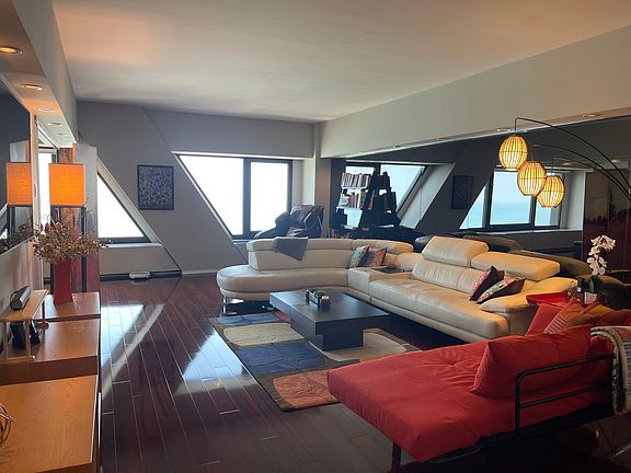 5th image of 175 E Delaware Pl APT 6706
