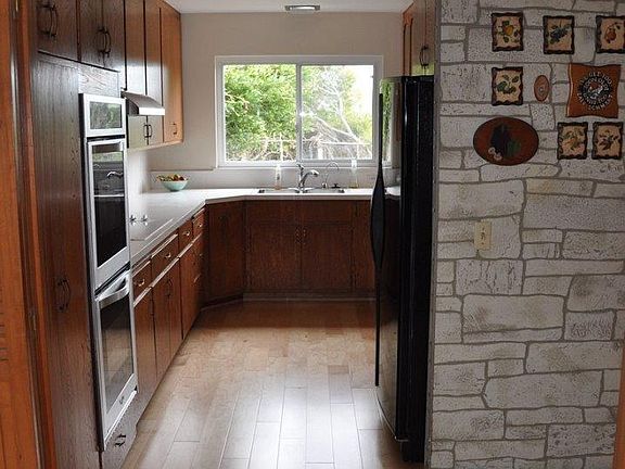 5th image of 145 Longford Dr