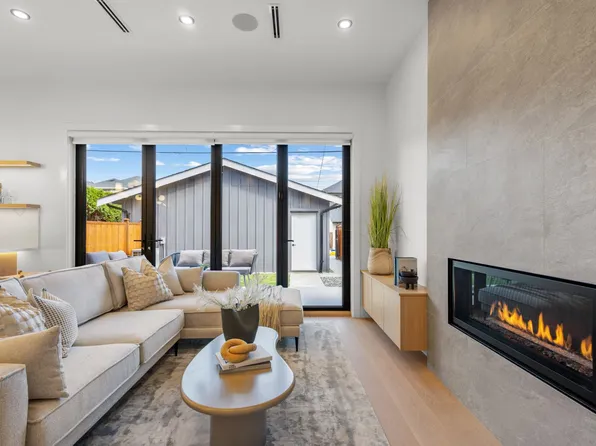 3873 W 22nd Ave #2, Vancouver, BC V6S 1J8