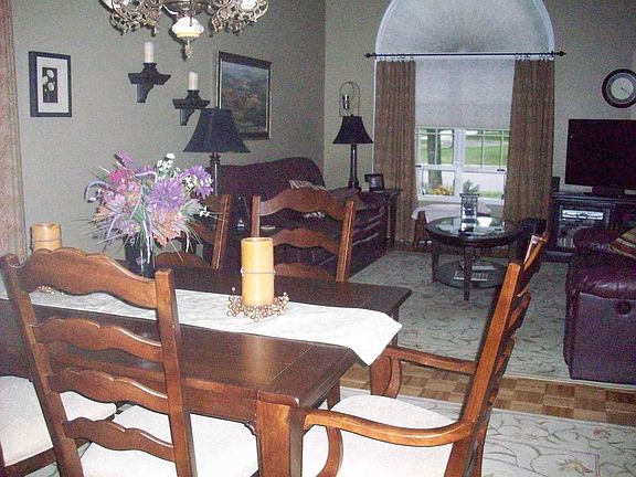 Living Room/Dining Room