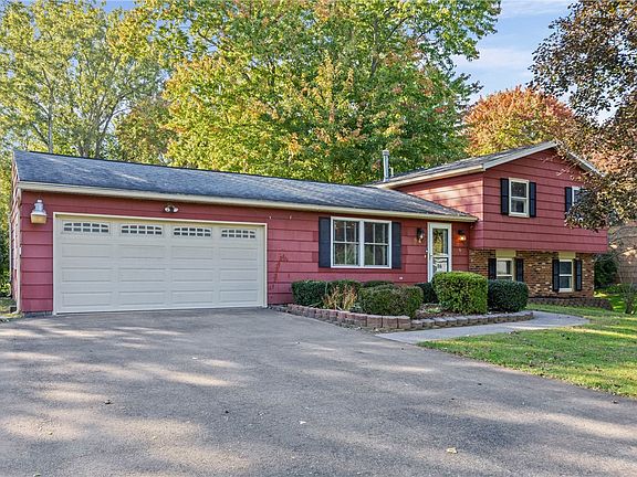 2nd image of 647 Drake Rd