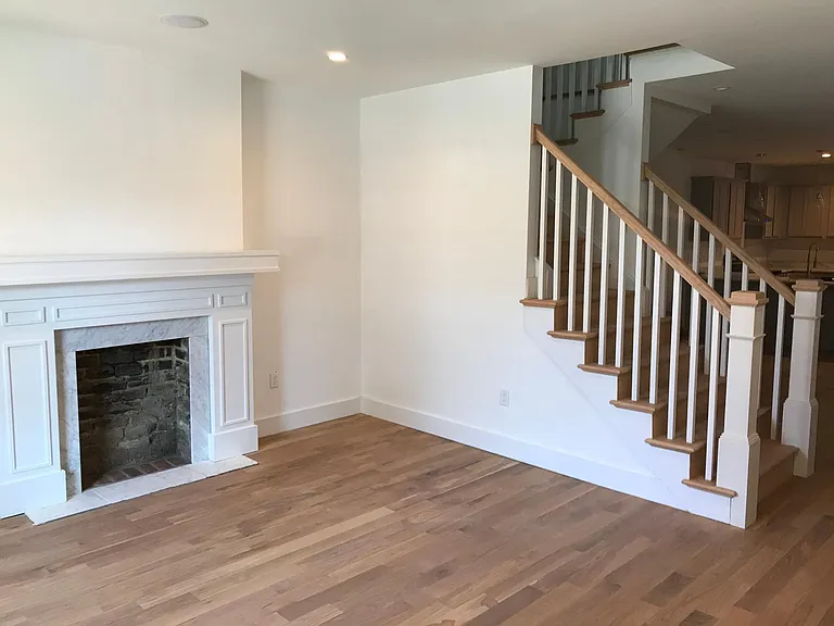 616 Idlewood Ave — Photo 4