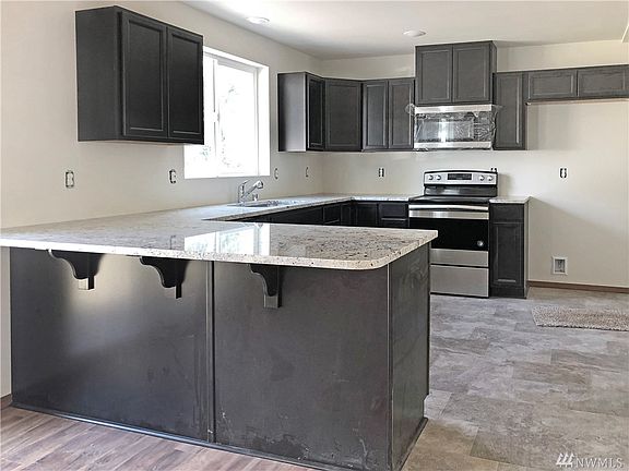 4th image of 16209 83rd Ave E