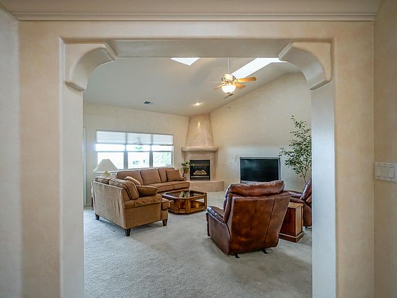 4th image of 8709 Tierra Alegre Dr NE
