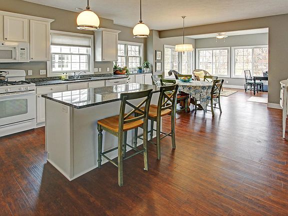 2nd image of 619 Parkview Ave #19