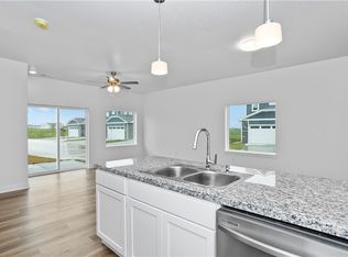 266 NW Waverly Dr, Waukee, IA 50263