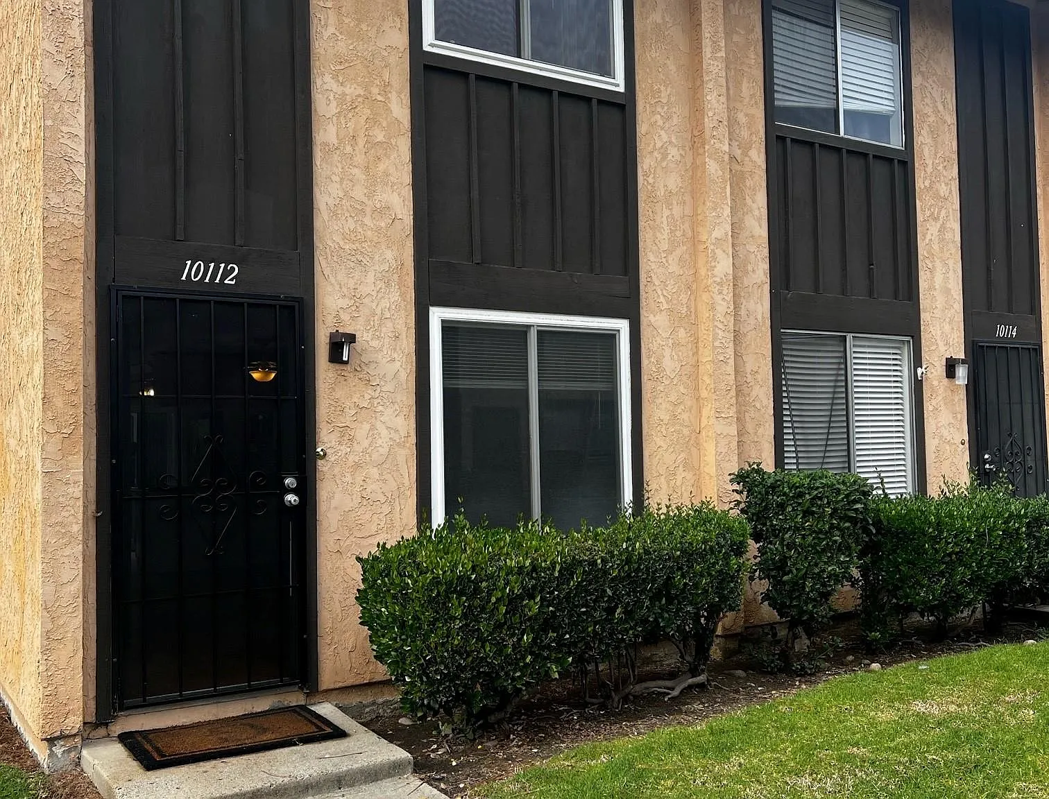 2 bed, 898 sqft, $2,645 — Photo 1