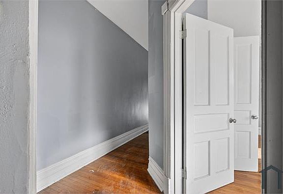 5th image of 2102 E Adelaide Ave Floor 1