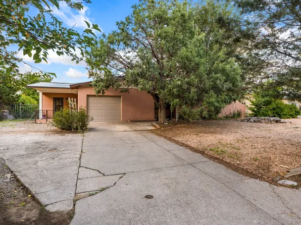 803 Sunset Dr, Espanola, NM 87532