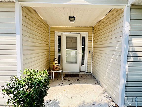 4th image of 1084 Jones Creek Dr
