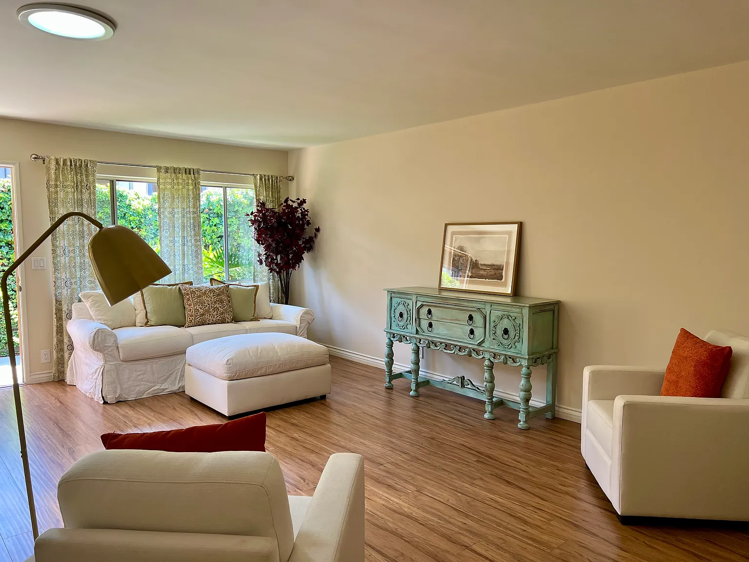 1 bed, 800 sqft, $2,600 — Photo 2