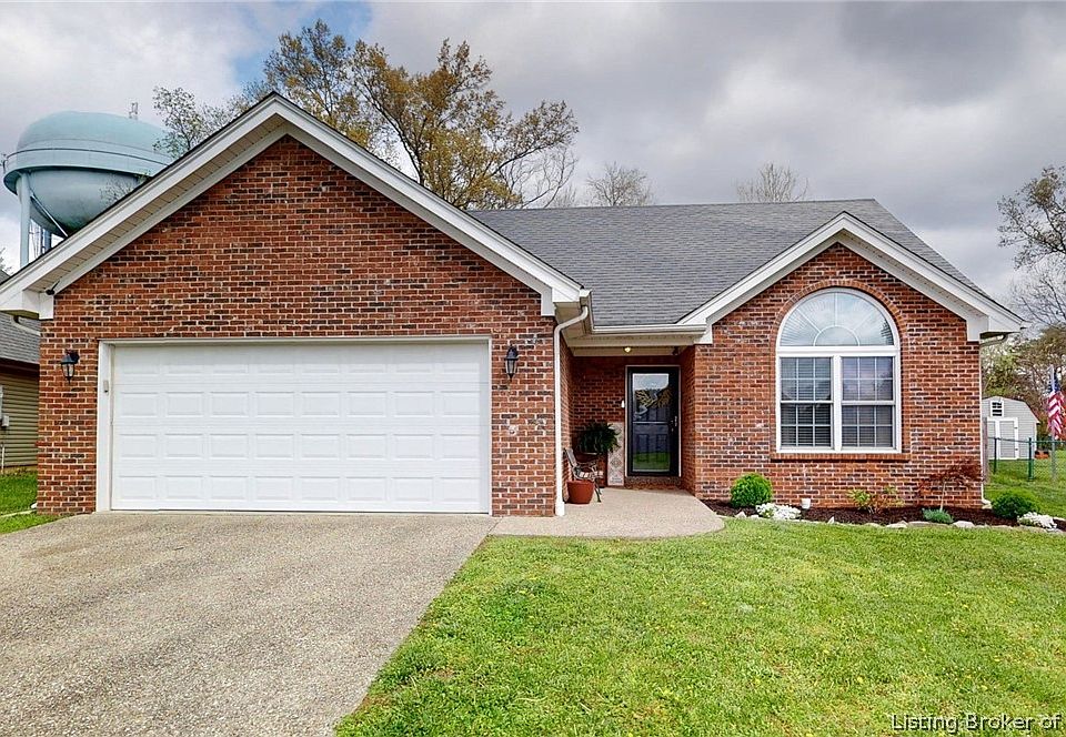 1st image of 904 Twin Oaks Drive