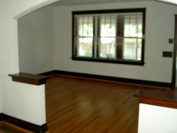 3rd image of 1100 Forest Ave #1F