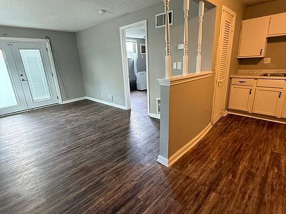 2nd image of 1708 Jennifer Rd #6-D