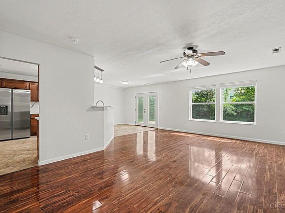 5th image of 357 Hartford Ct
