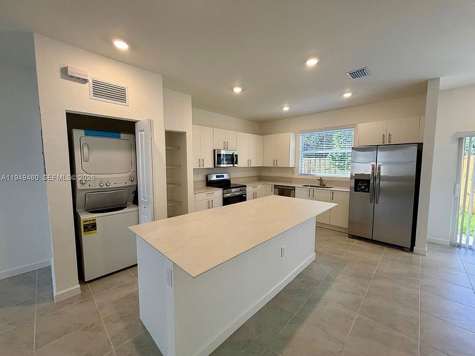 1st image of 254 SE 10th Ct #254