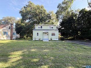 128 Catherine Avenue, Mahwah, NJ 07430