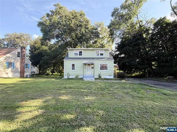 128 Catherine Avenue, Mahwah, NJ 07430