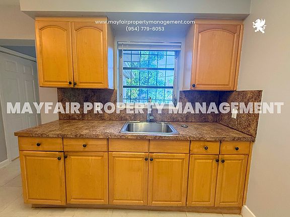 4th image of 1204 Chateau Park Dr