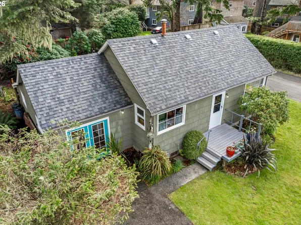 207 E Van Buren St, Cannon Beach, OR 97110