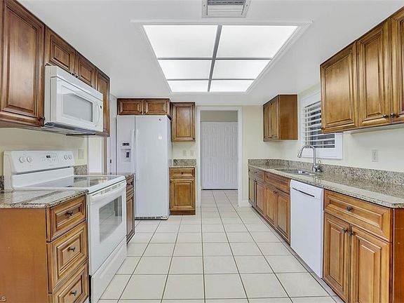 3rd image of 5557 Williamson Way