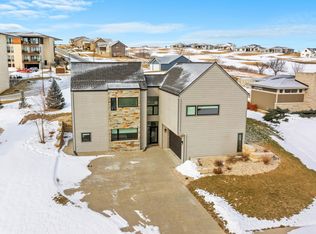 3005 Back 9 Cir, Manhattan, KS 66503
