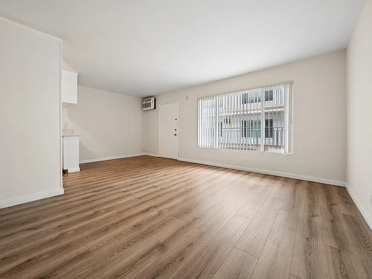 14143 Gilmore St #2 — Photo 16