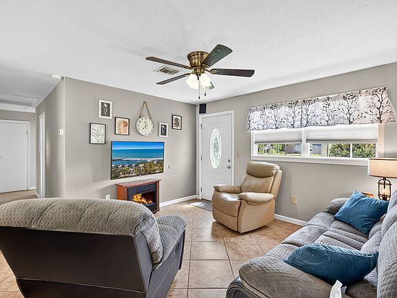 3rd image of 17391 Rewis Rd