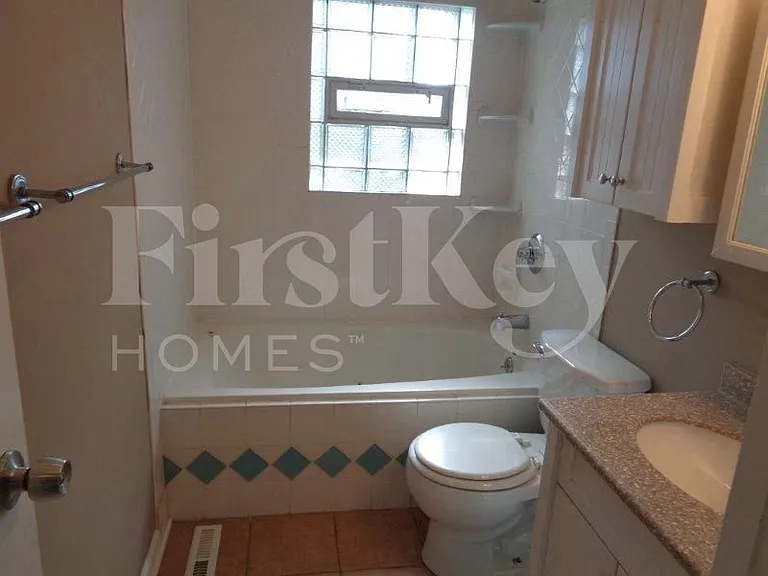 381 E Montana Ave — Photo 5