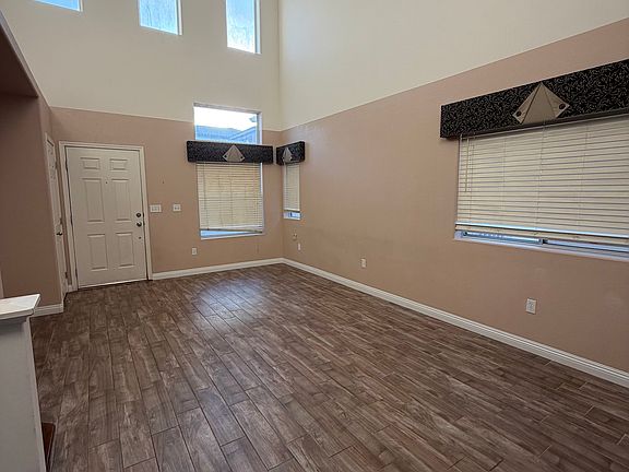 4th image of 10424 Chandra Ave