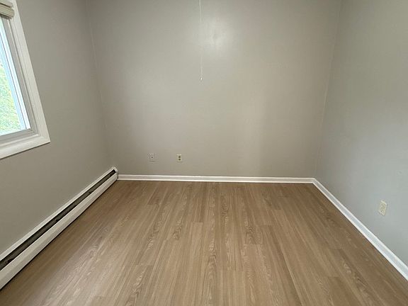 5th image of 3021 Longfellow Ave #F68927c25