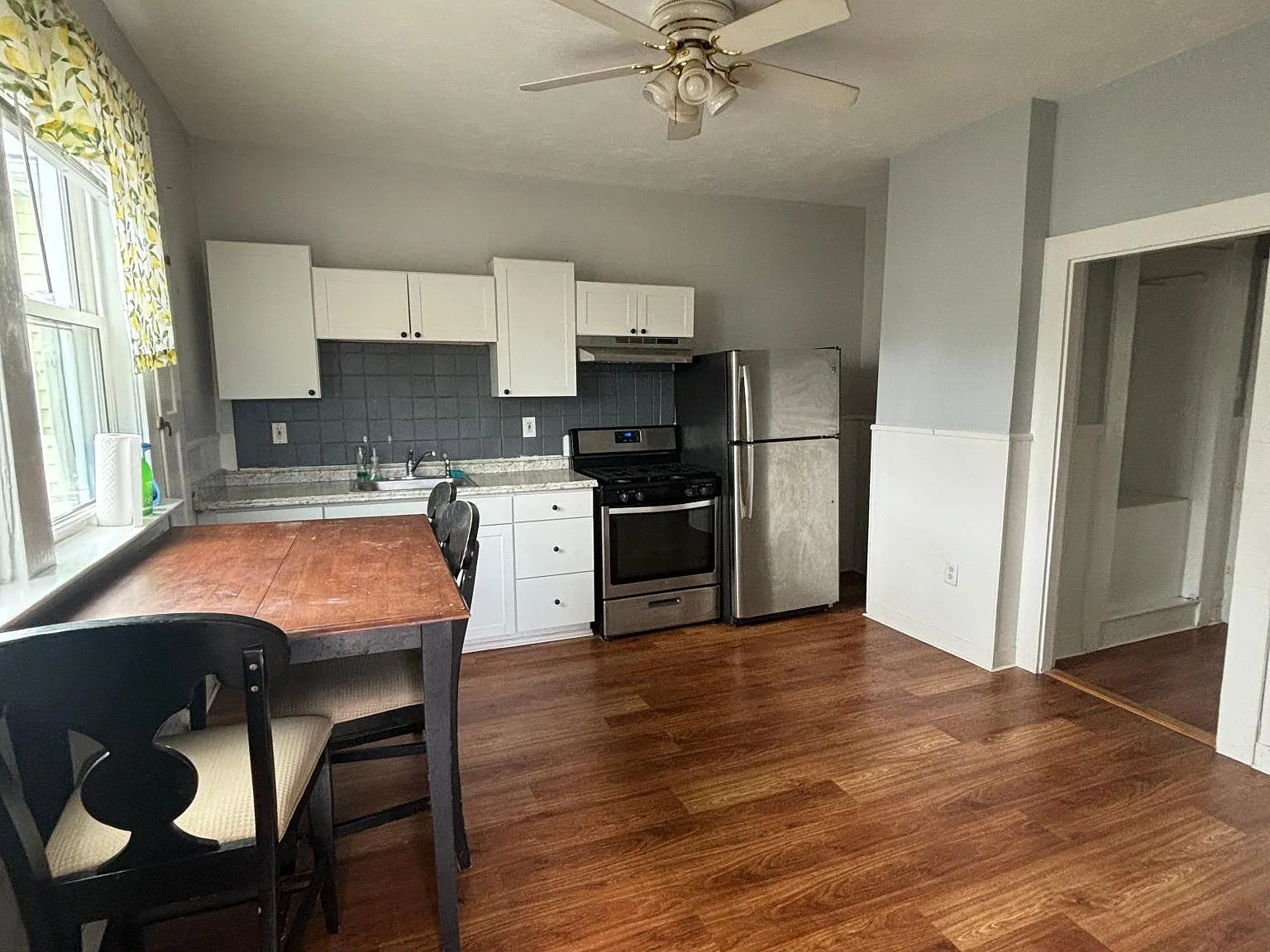 2 bed, 800 sqft, $2,250 — Photo 2