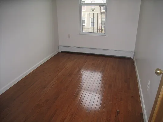 Rented by Alexiou Realty | media 4