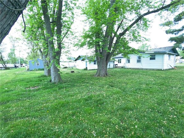 934 N Adams St, Mason, IL 62443