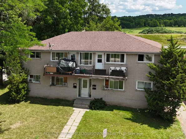 94 6th Ave, Brantford, ON N3S 1B2