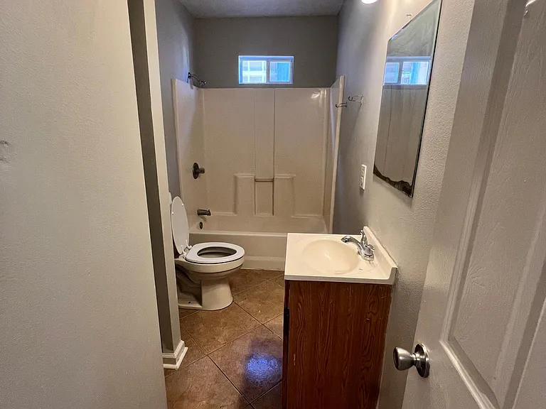 3148 N Prieur St — Photo 10