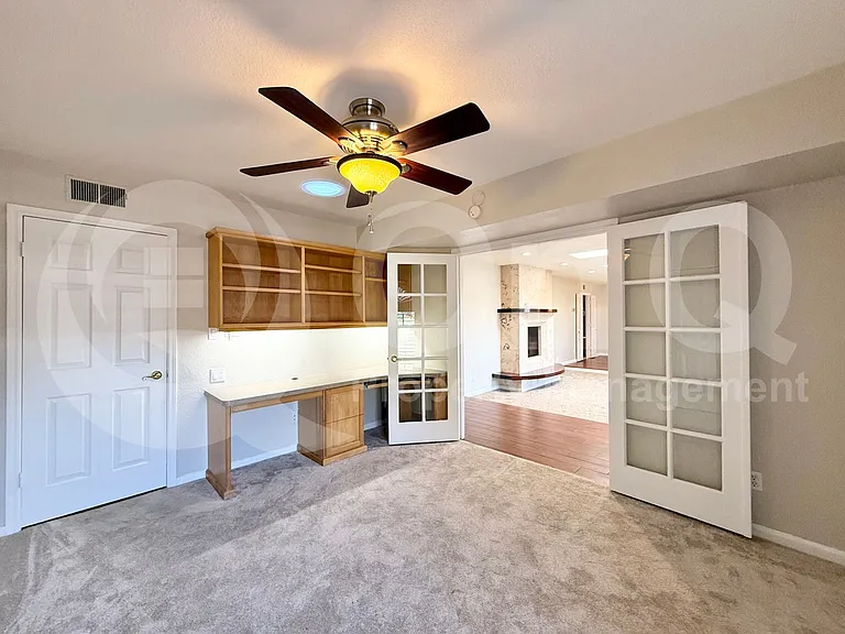 1915 E Buena Vista Dr — Photo 6
