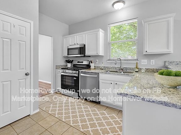 5th image of 109 Chesterfield Cir