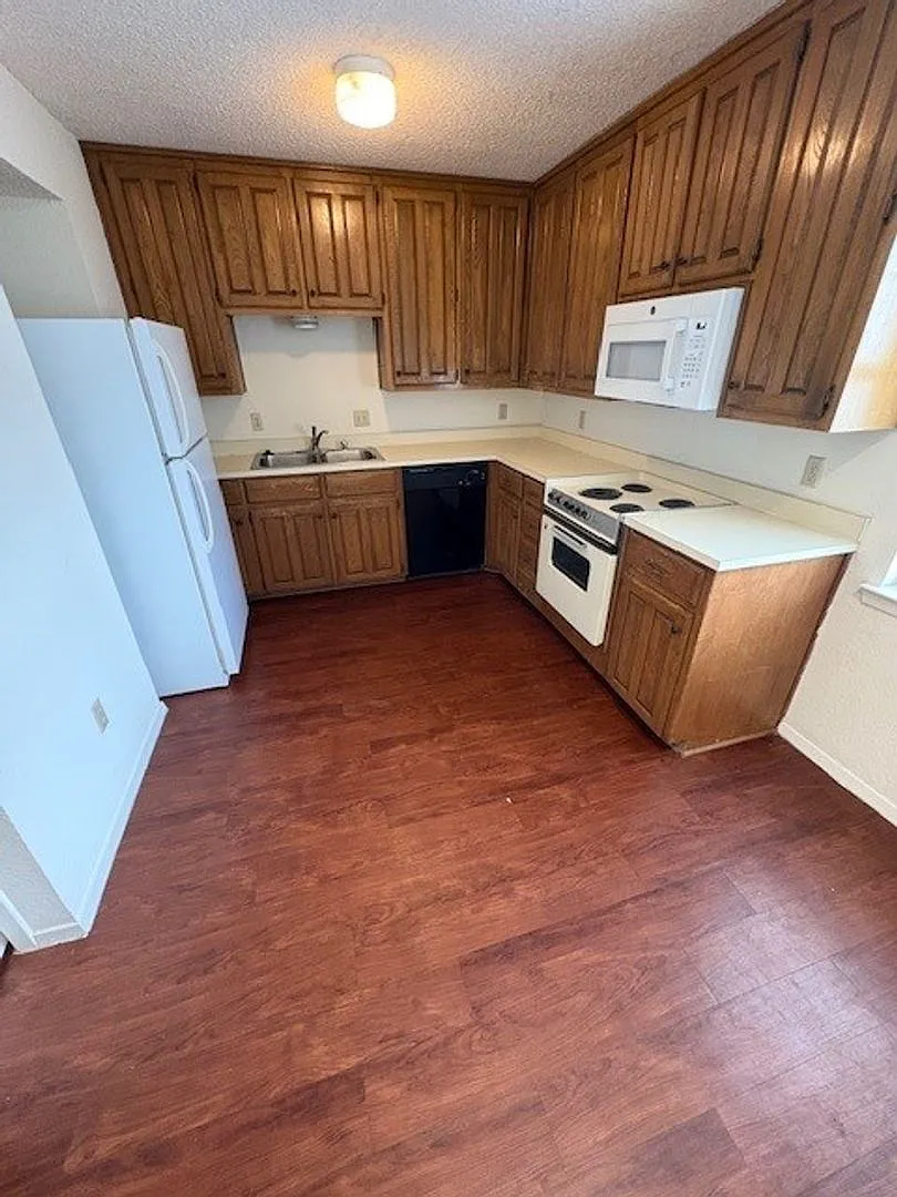 1226 Baylor Ave #119 — Photo 4