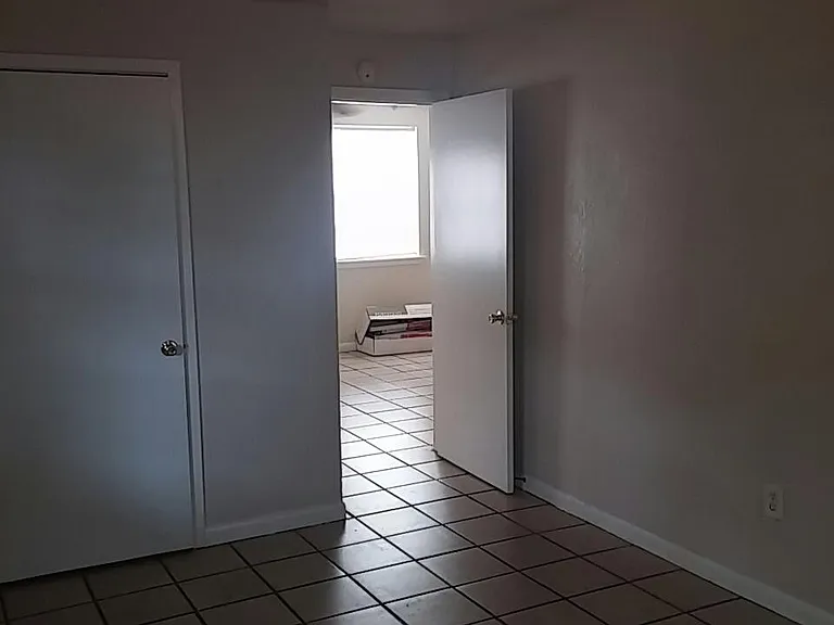 9500 Brown Ln #GARAGE APART — Photo 5