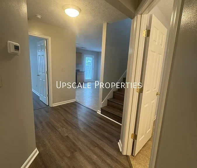 3009 Roundway Down Ln — Photo 6