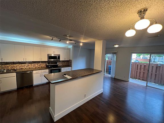 5th image of 561 Racquet Club Rd APT 21